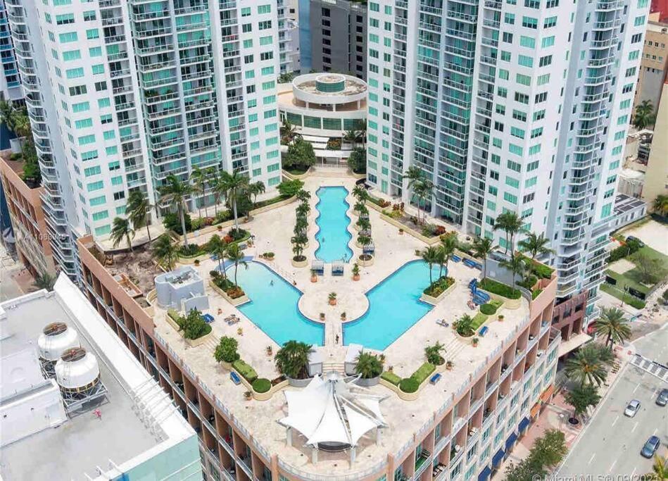 Resort And Luxurious Living In Downtown Miami Esterno foto