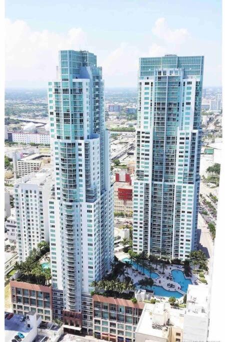 Resort And Luxurious Living In Downtown Miami Esterno foto