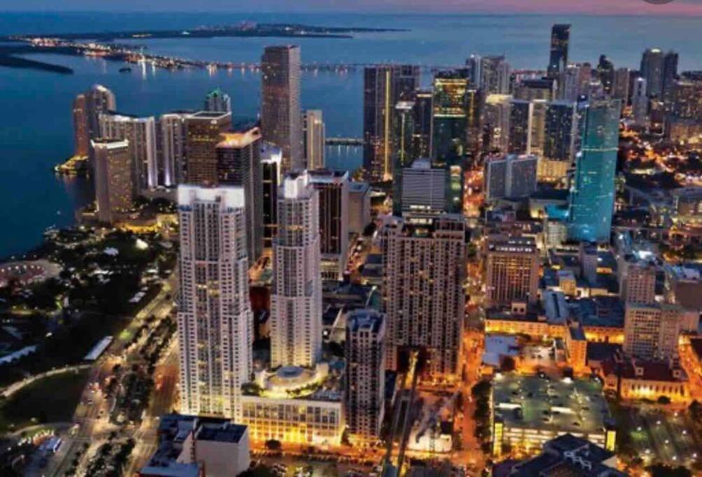 Resort And Luxurious Living In Downtown Miami Esterno foto